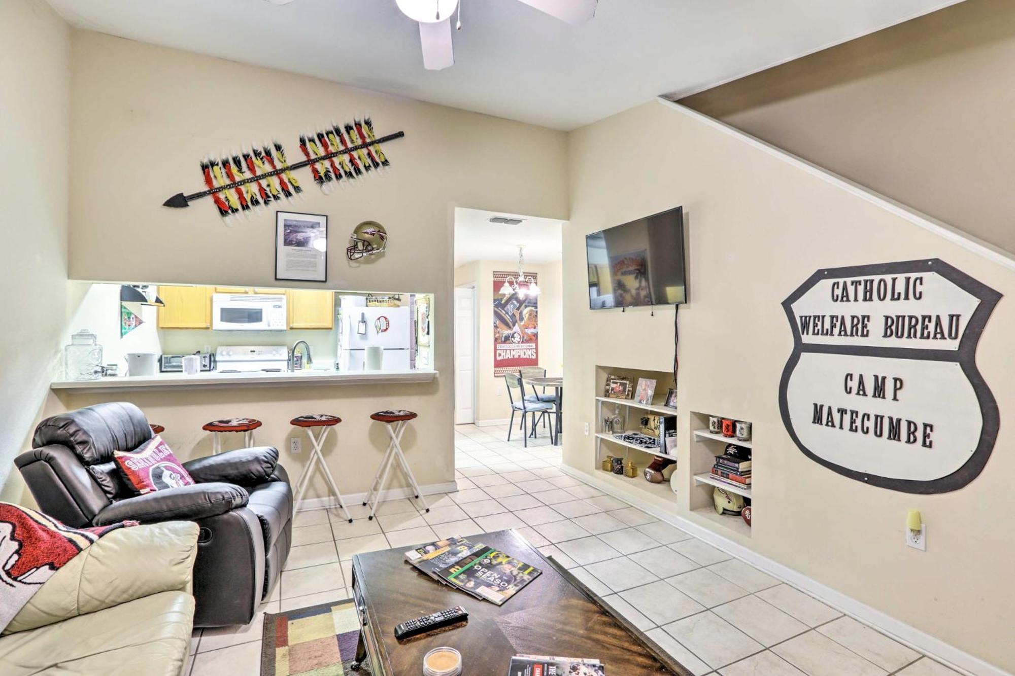 Townhome 4 Mi To College Town! *