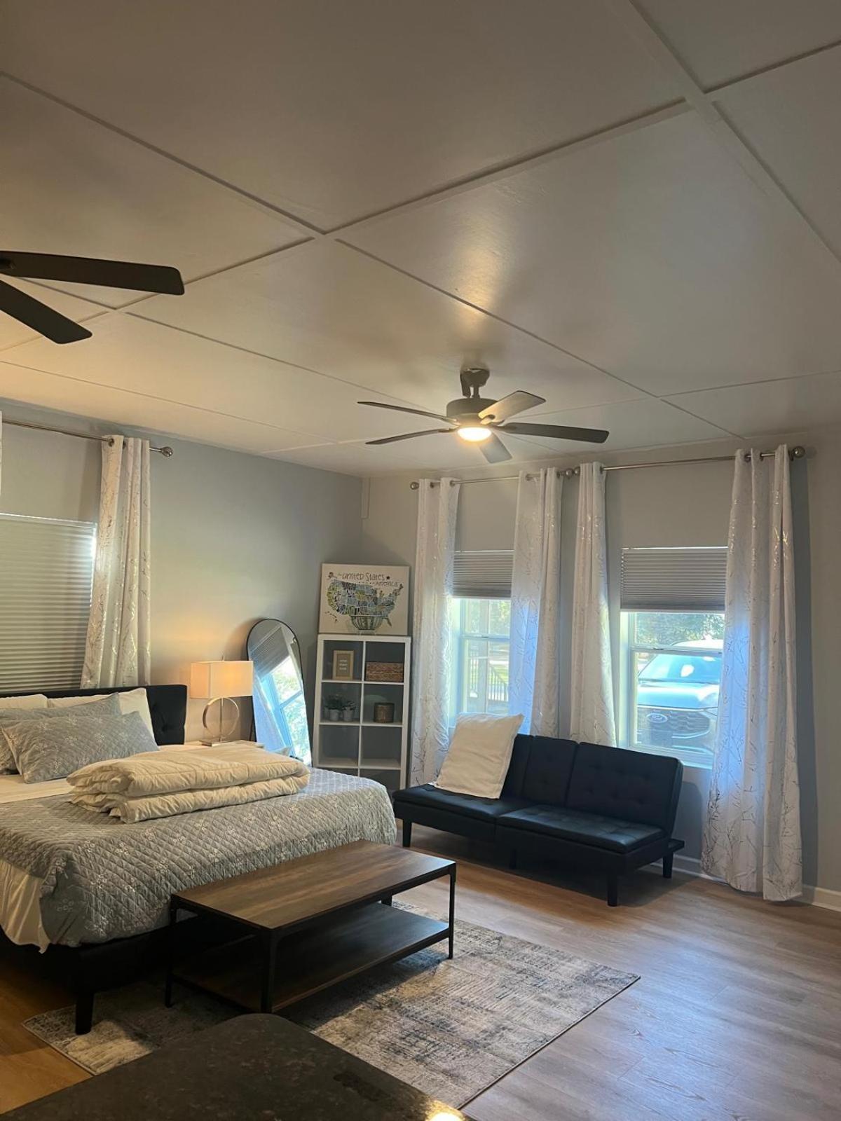 Luxurious Super Spacious Holiday home Tallahassee