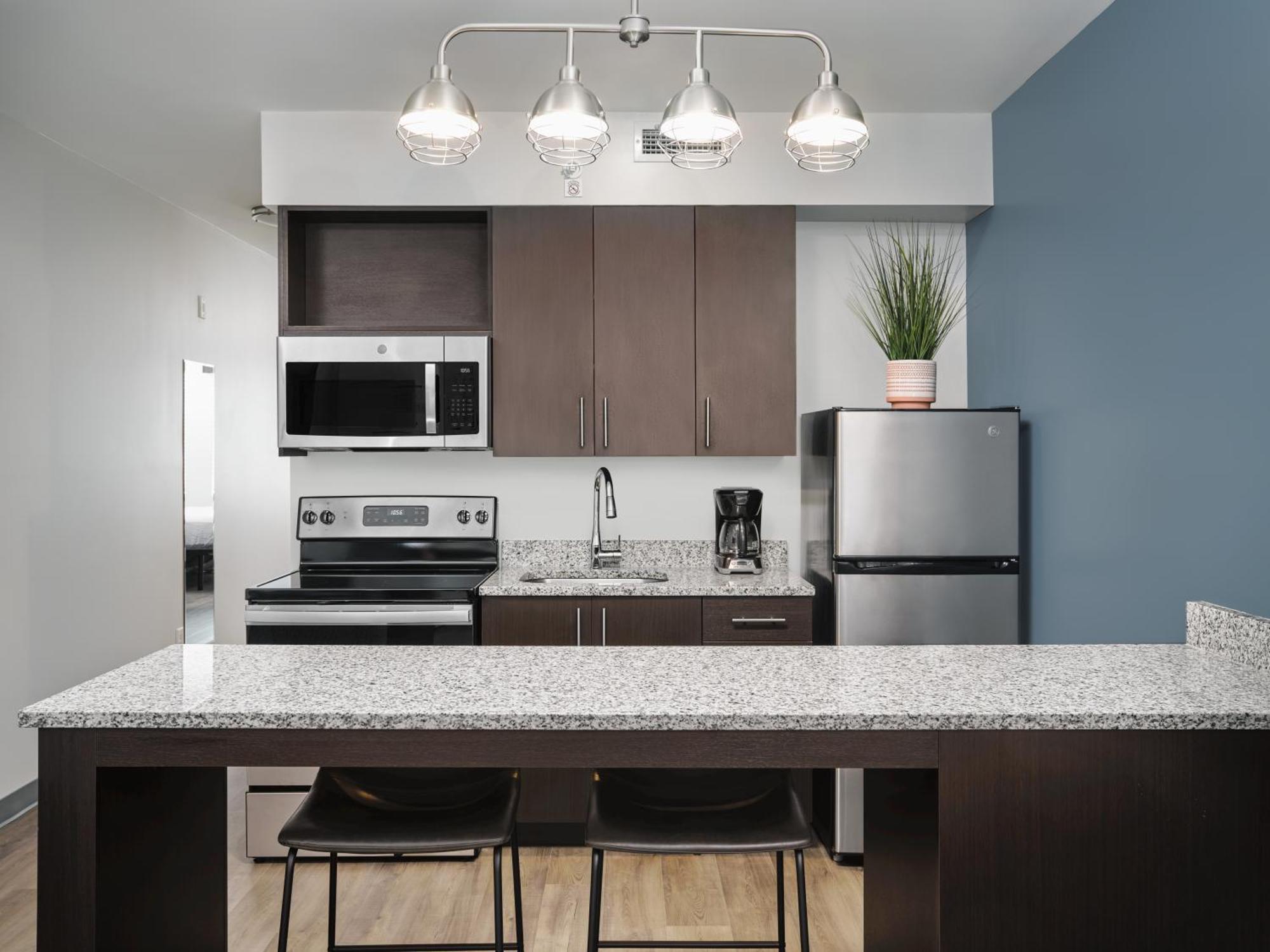 Stayapt Tallahassee-capitol 3*