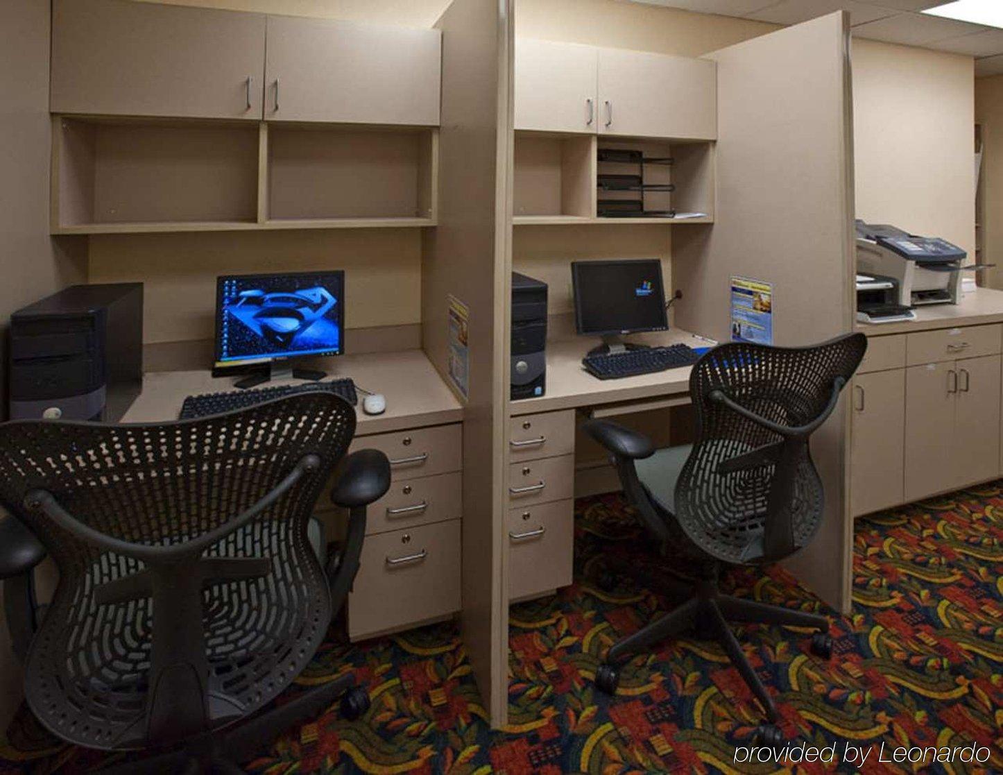 Hilton Garden Hotel 3*