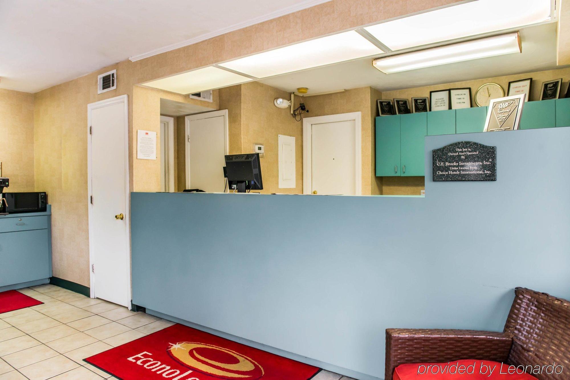 Lodge Econo North Tallahassee