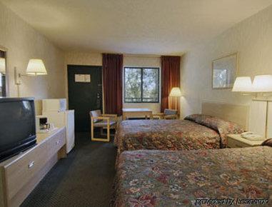 Howard Johnson By Wyndham Tallahassee