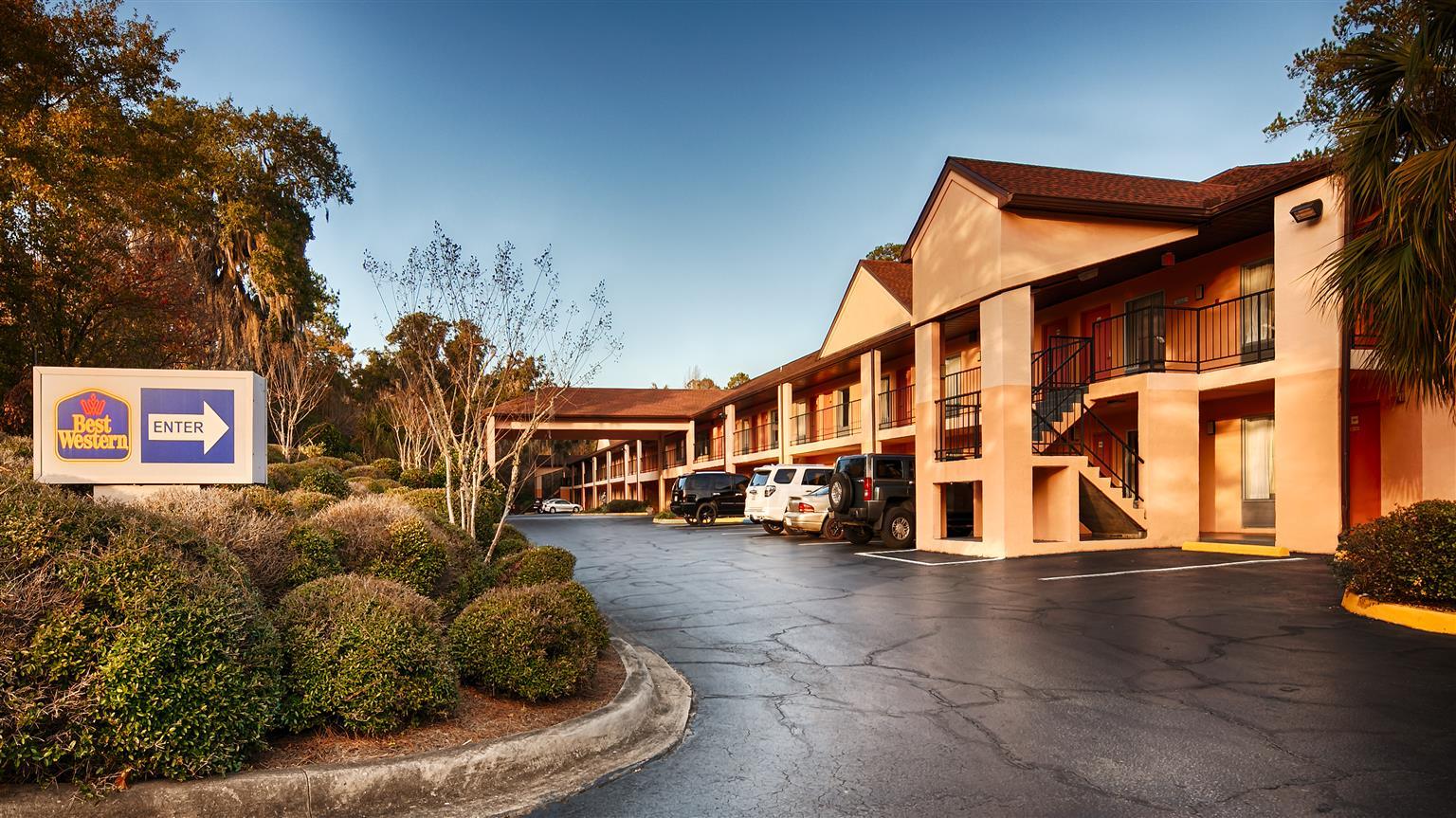 Western Downtown And Hotel