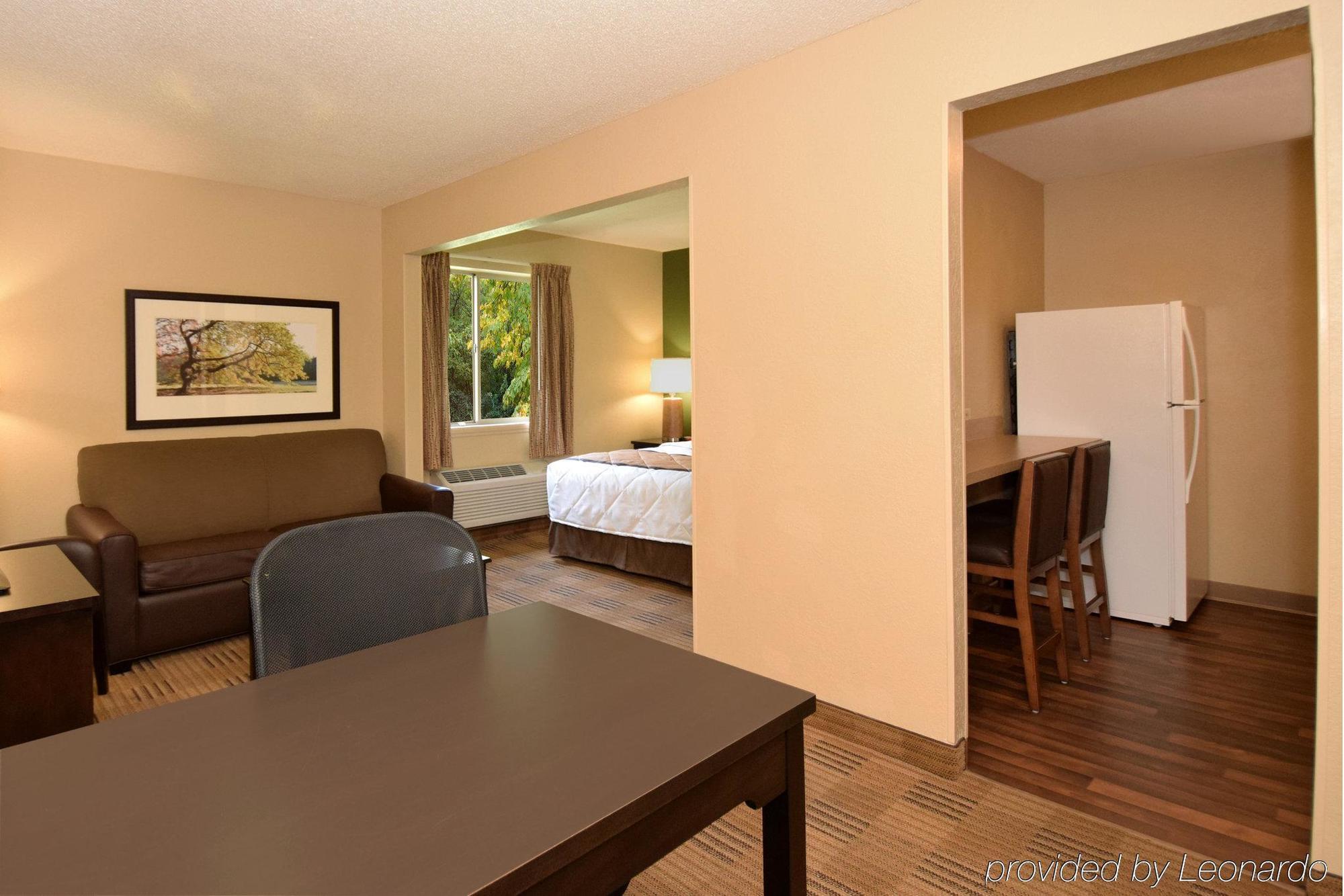 Hotel Extended America - - Killearn
