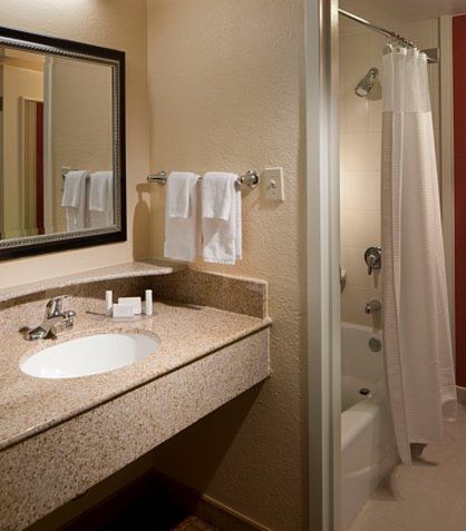 Courtyard By Marriott Downtown/capital Hotel Tallahassee
