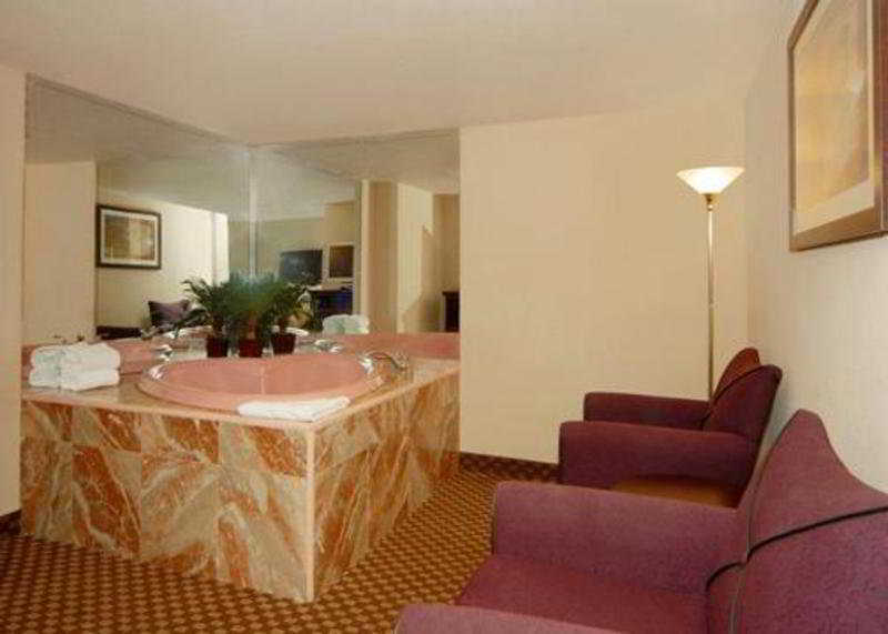 Hotel Quality & Tallahassee
