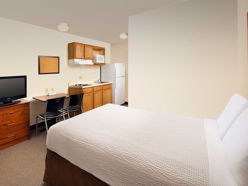 Extended America Select - - East Hotel