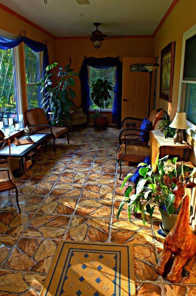 Little Hotel 2*