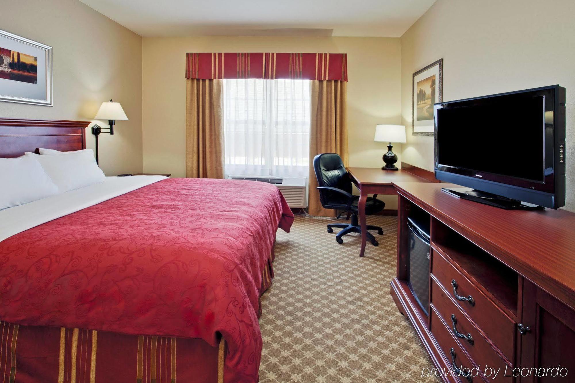 Country & By Radisson I-10 East Fl 2*