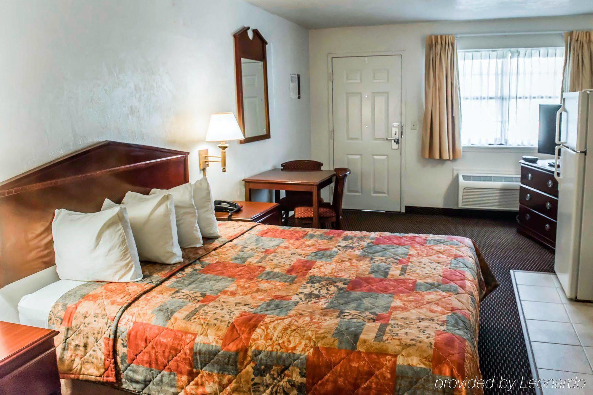 Motel Suburban Near Tallahassee