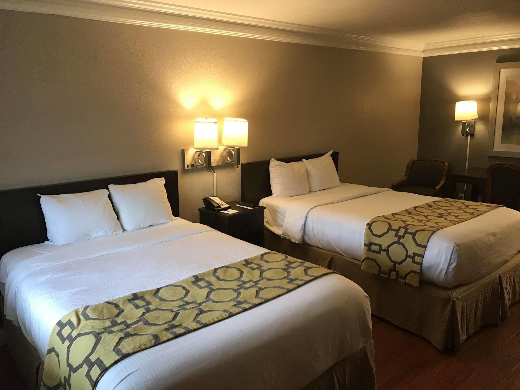 Casa Bella & Extended Hotel 2*