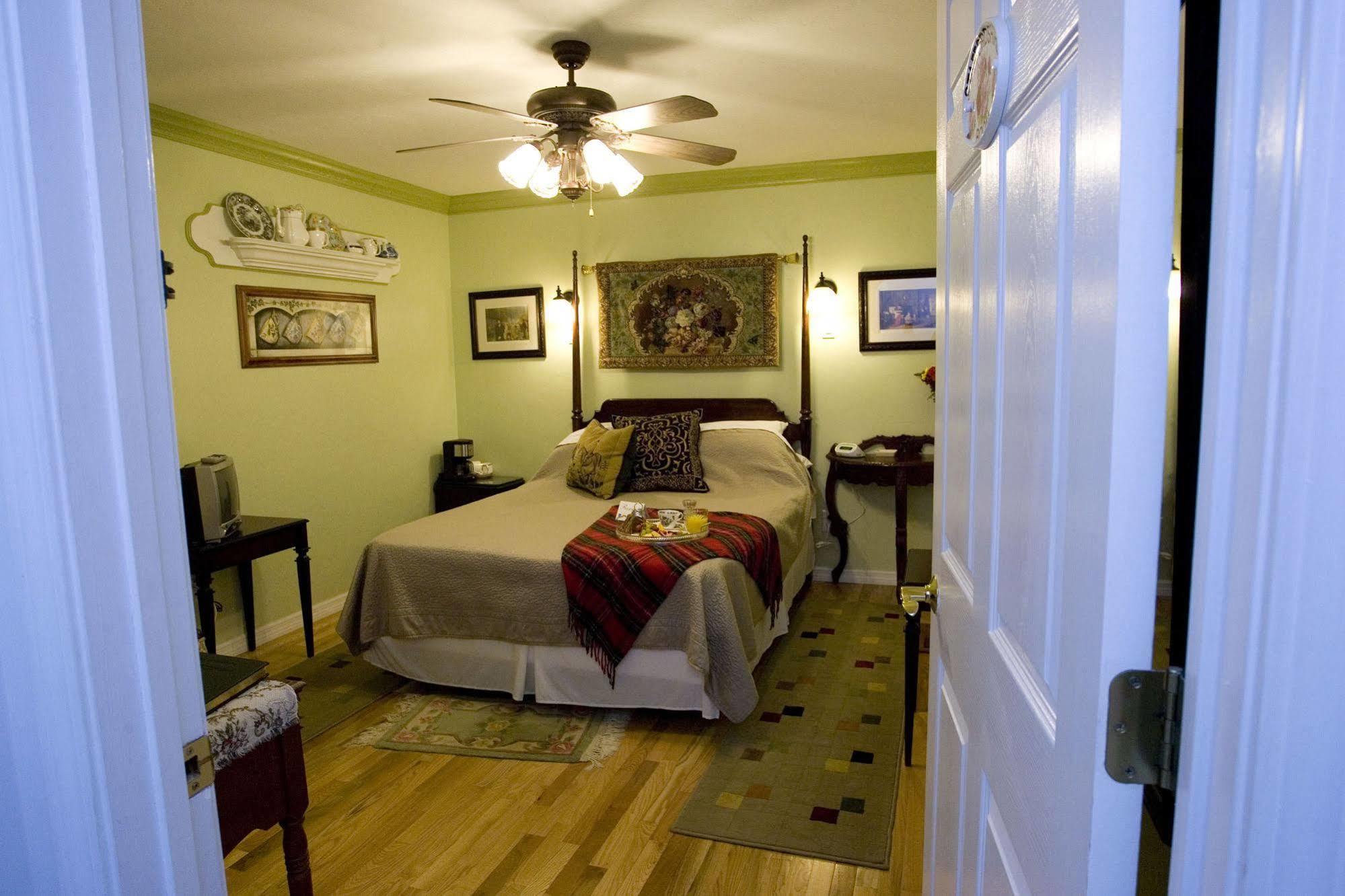 Little Hotel