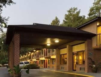 Hotel Howard Johnson By Wyndham 2*