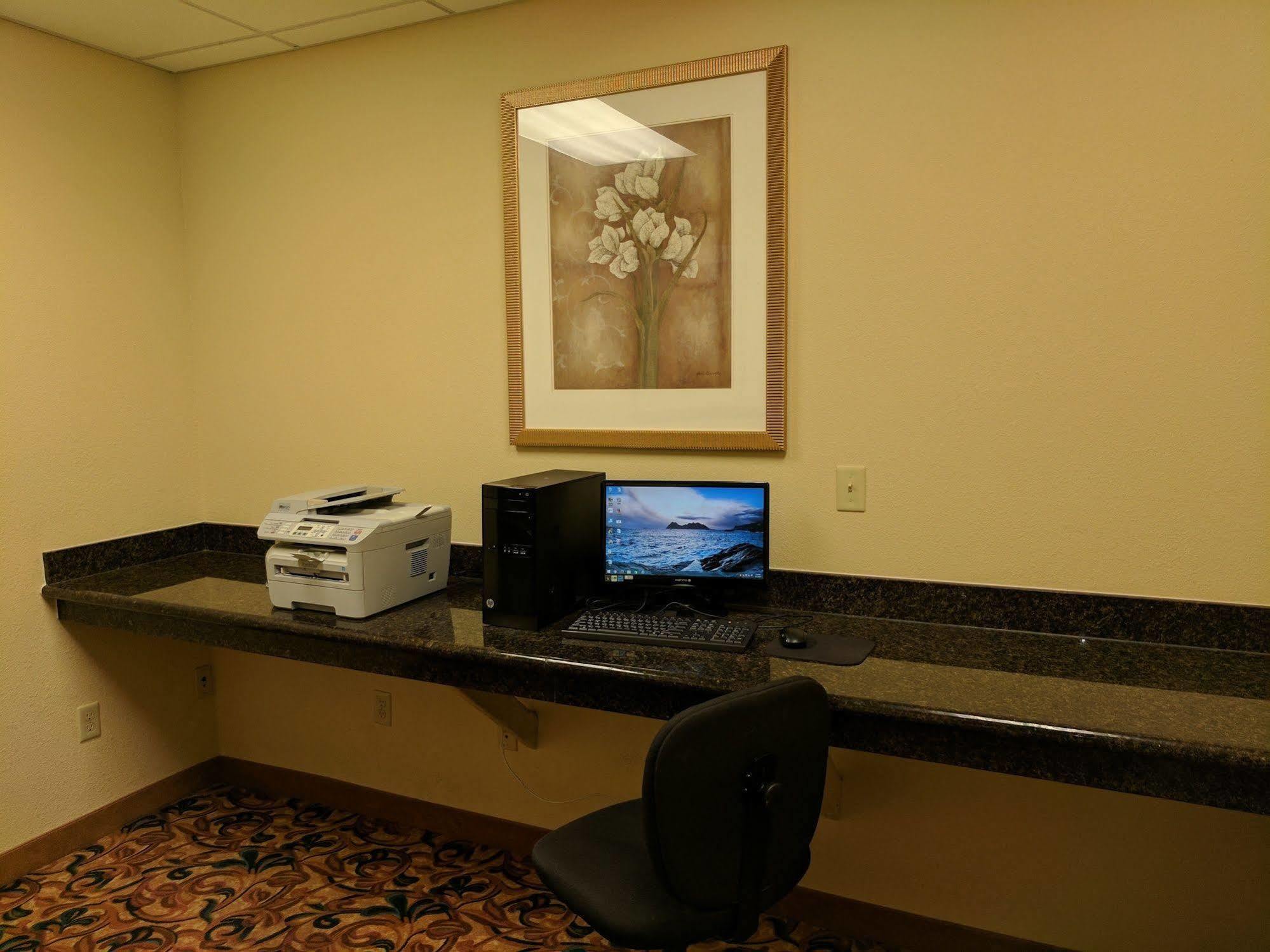 Country & By Radisson, Tallahassee-university Area, Fl Hotel