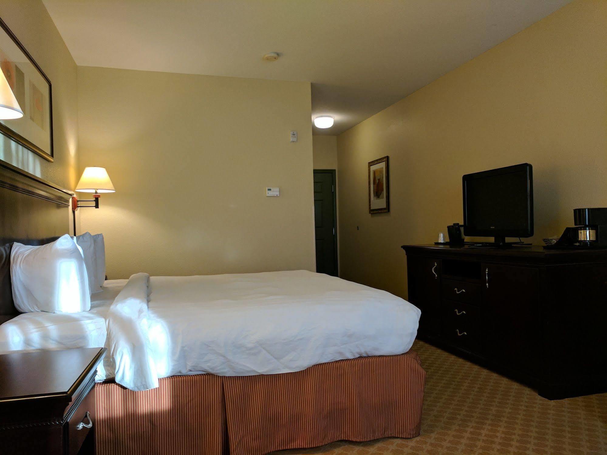 Hotel Country & By Radisson, Tallahassee-university Area, Fl 3*