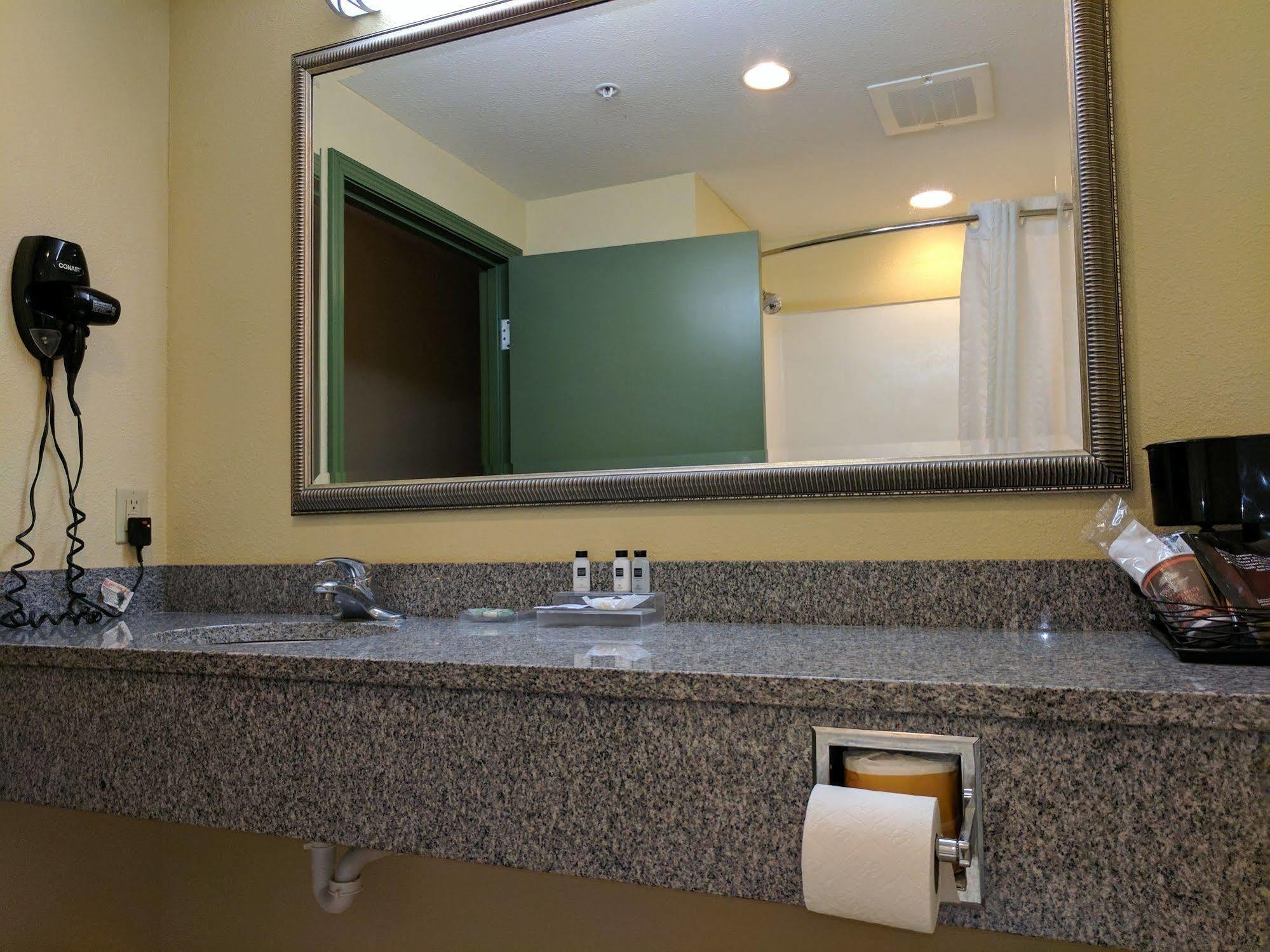 Country & By Radisson, Tallahassee-university Area, Fl