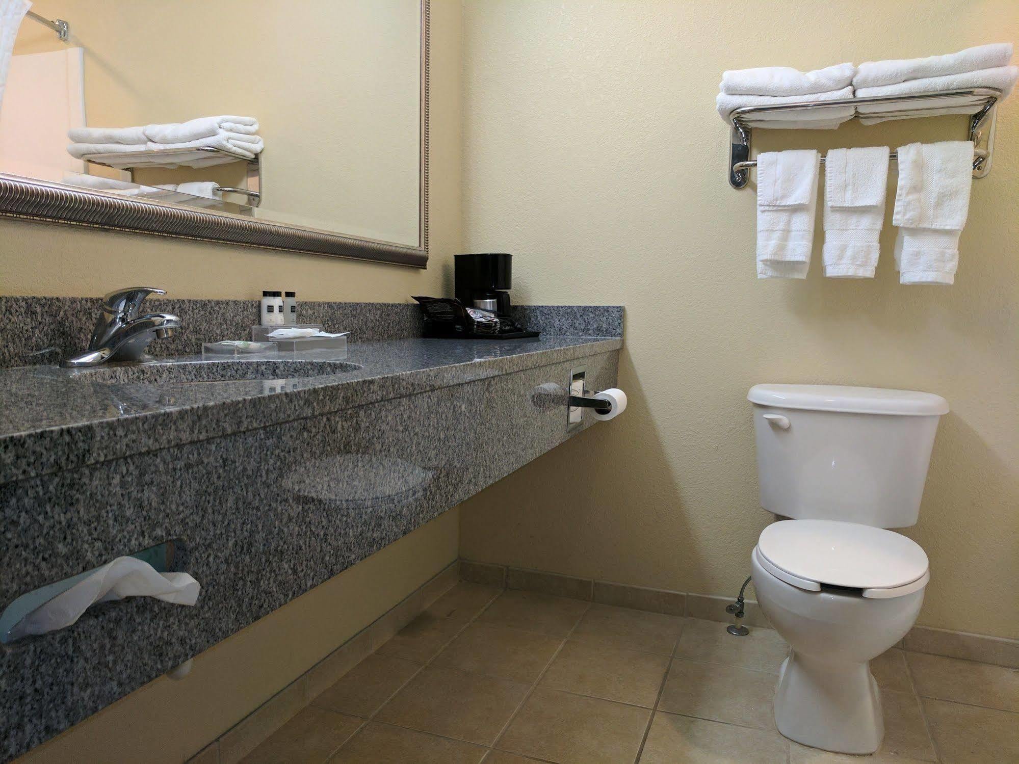 Hotel Country & By Radisson, Tallahassee-university Area, Fl