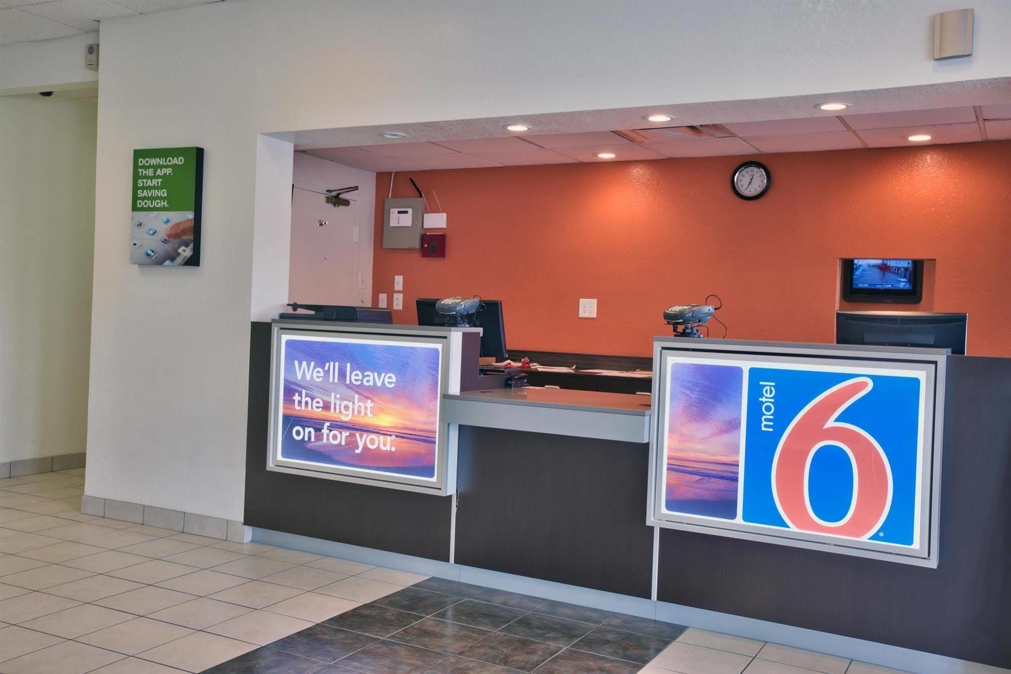 Hotel 6-tallahassee, Fl - Downtown 2*