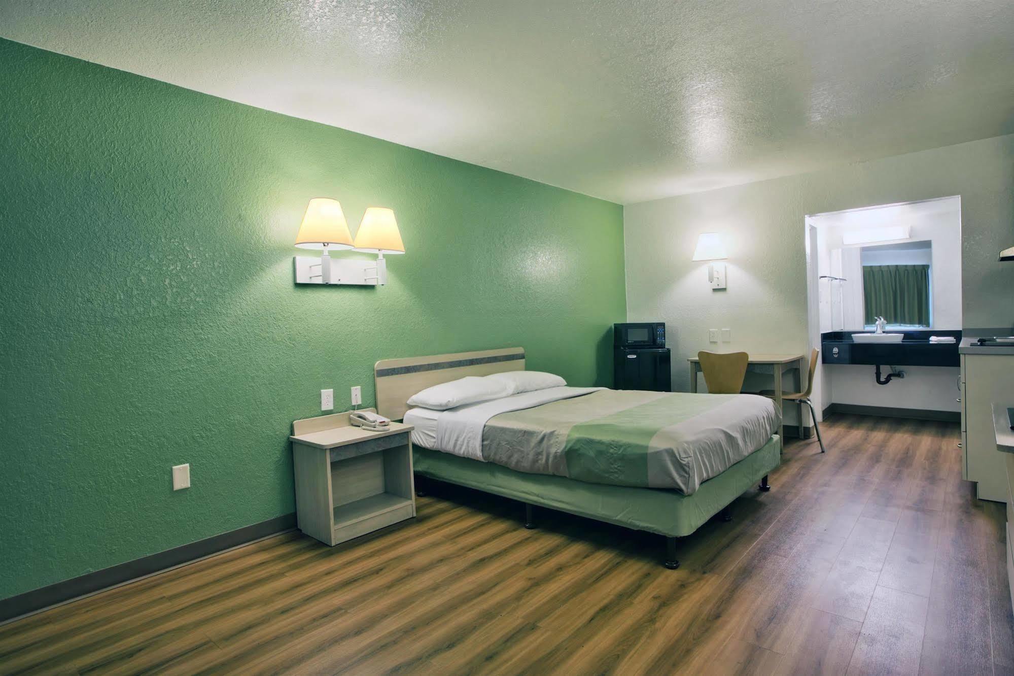 6-tallahassee, Fl - Downtown 2*