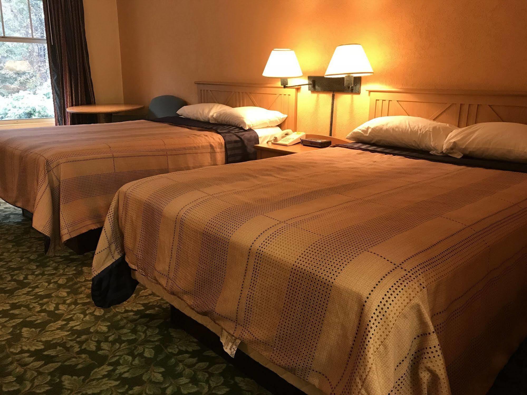 Seven Hills I-10 Hotel