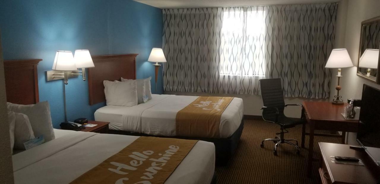 Days & By Wyndham Conf Center I-10 Hotel 2*