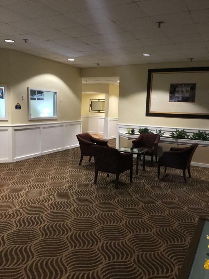 Days & By Wyndham Conf Center I-10 Hotel Tallahassee