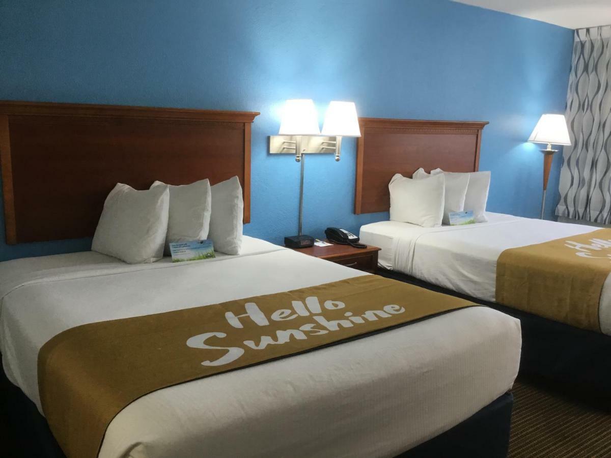 Days & By Wyndham Conf Center I-10 Hotel Tallahassee