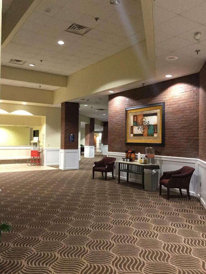 Days & By Wyndham Conf Center I-10