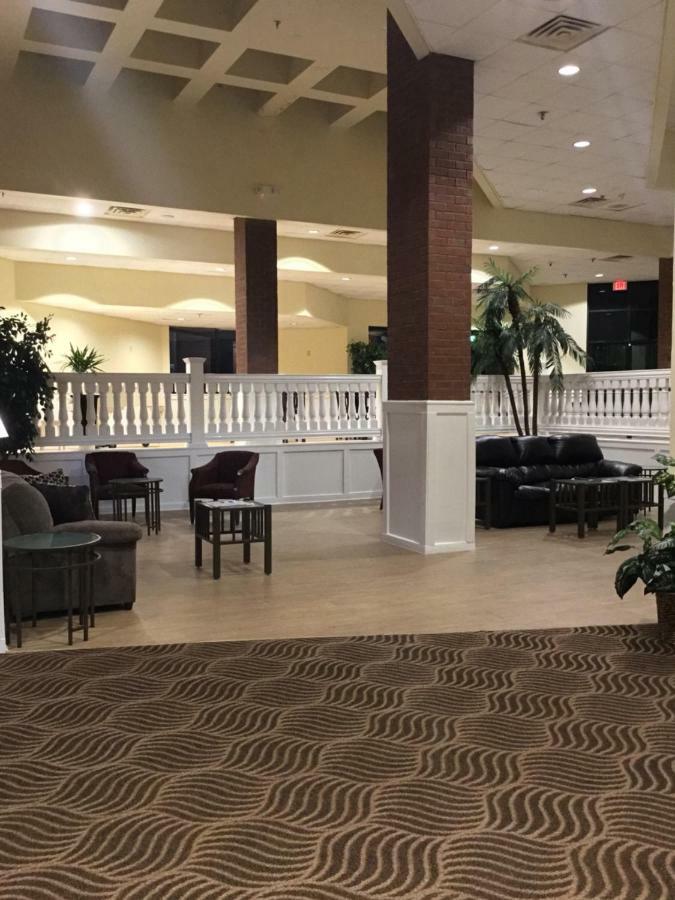Days & By Wyndham Conf Center I-10 Hotel
