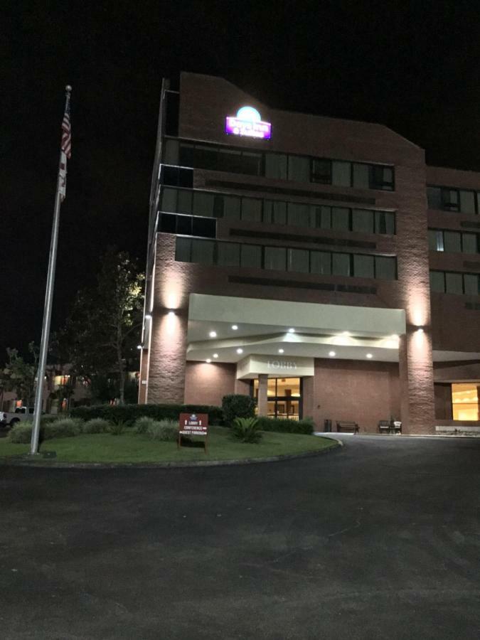 Hotel Days & By Wyndham Conf Center I-10 Tallahassee