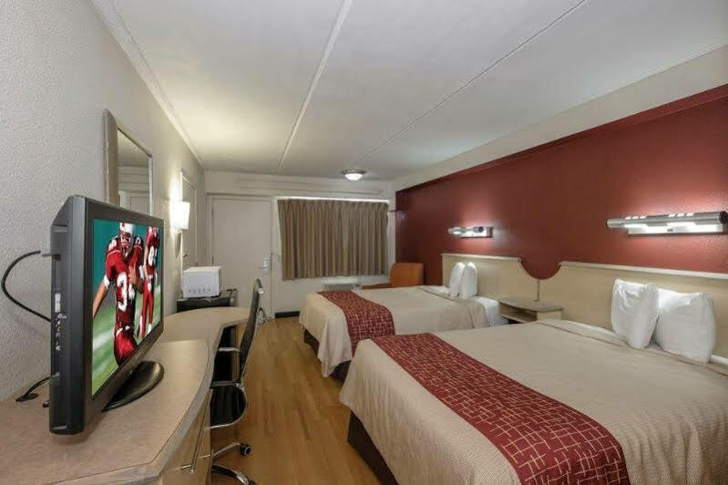 Red Roof - Motel 2*