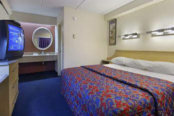 Motel Red Roof - 2*