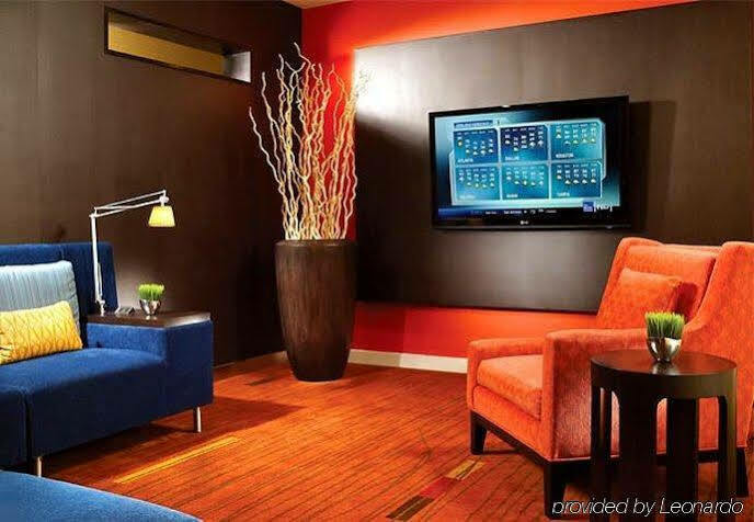 Courtyard By Marriott Downtown/capital Hotel 3*