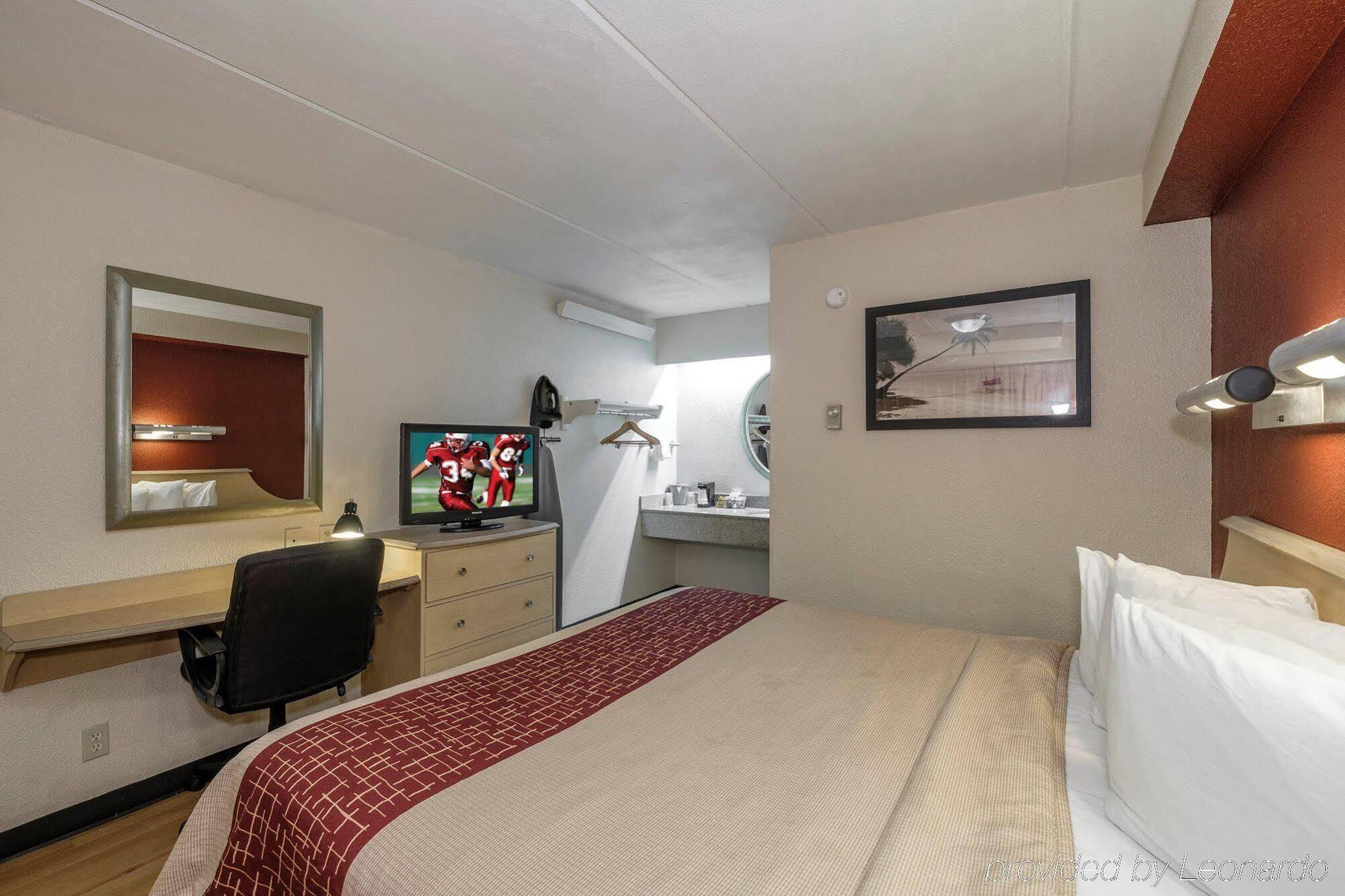 Red Roof - Motel