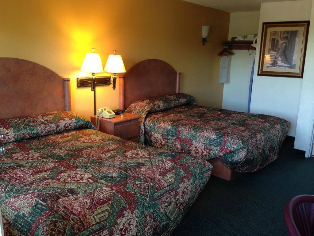And Hotel 2*