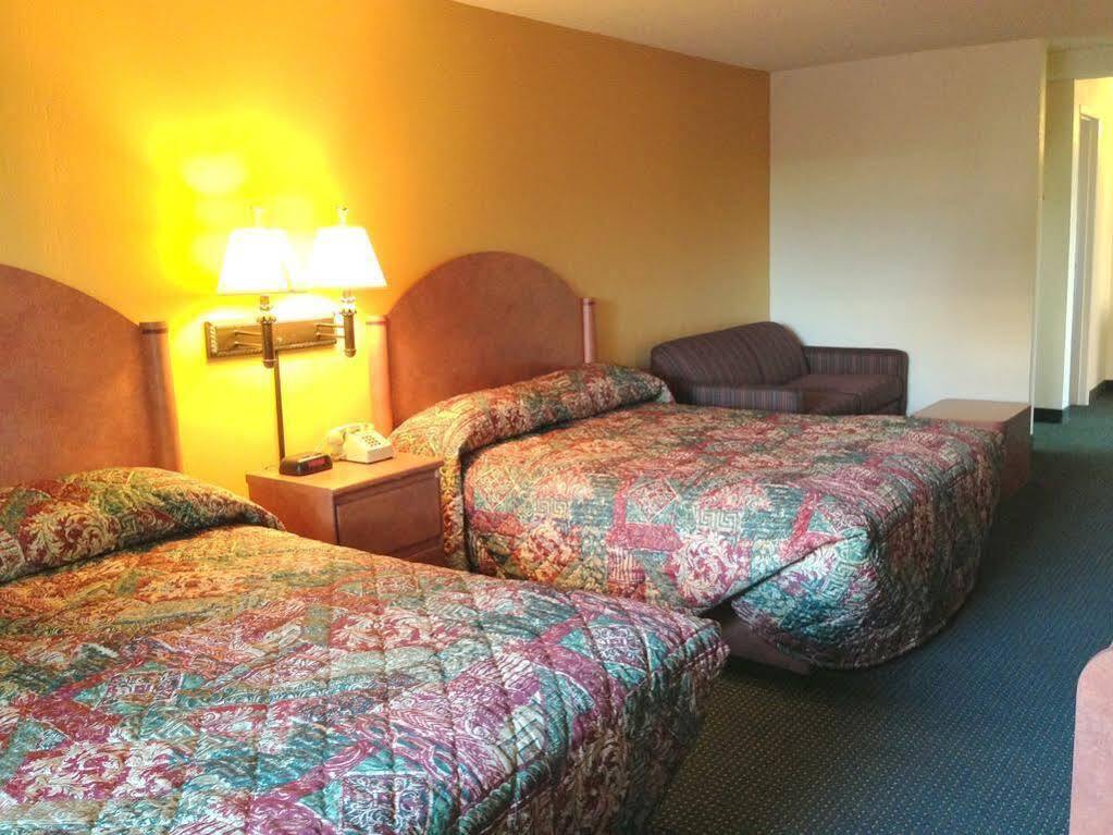 Hotel And 2*
