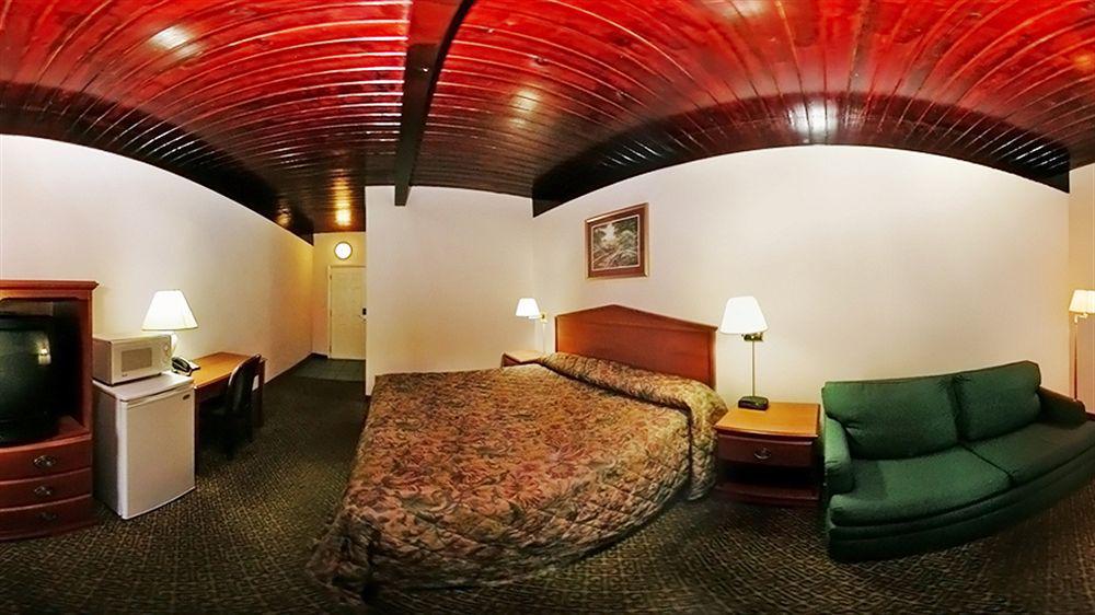 Lodge Econo Near Capital -university *
