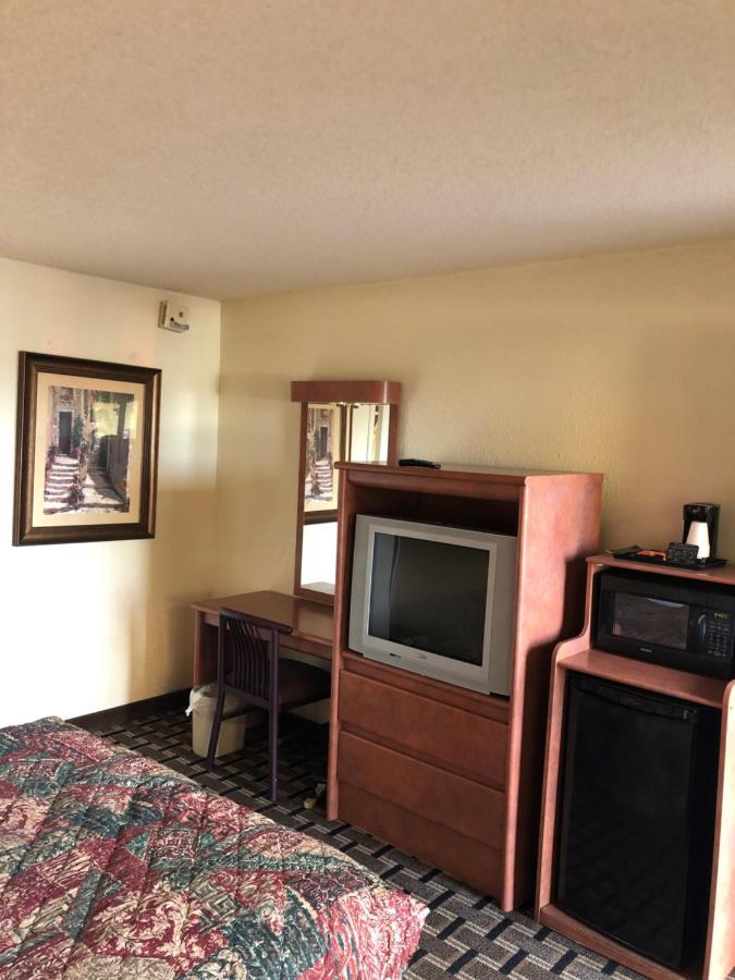 Hotel And 2*