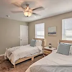 Airy Tallahassee Condo About 5 Mi To Downtown!
