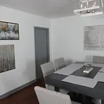 Mid-Century Comfy-Chic Chateau 3/2 Pet Friendly