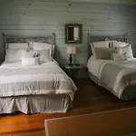 Ball House And Cottages