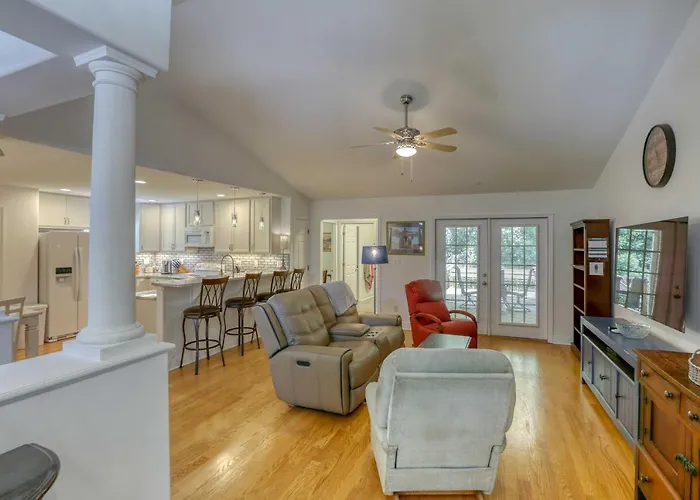 Bright Tallahassee Home, 5 Mi To Dtwn And Lake Ella!