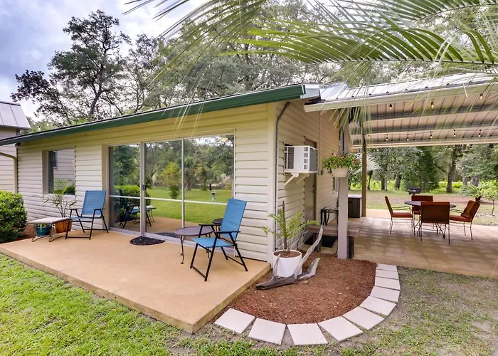 Riverfront Florida Escape With Grill And Fire Pit!