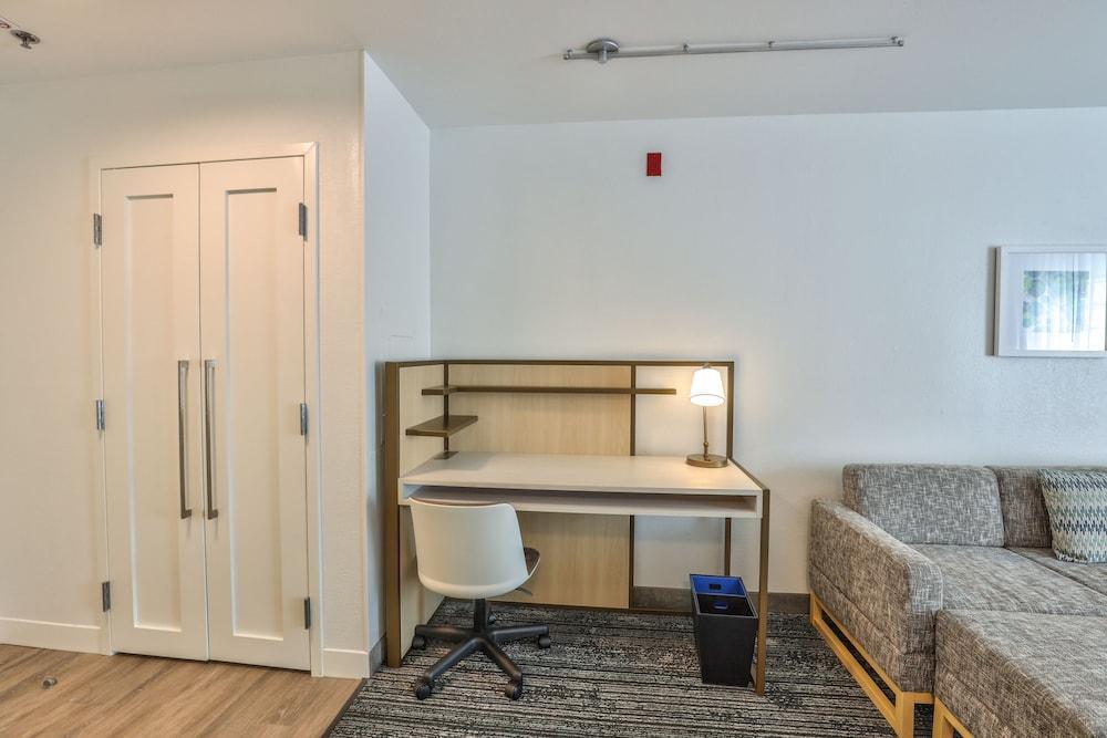 Hotel Alluxsuites At 1876, Ascend Collection
