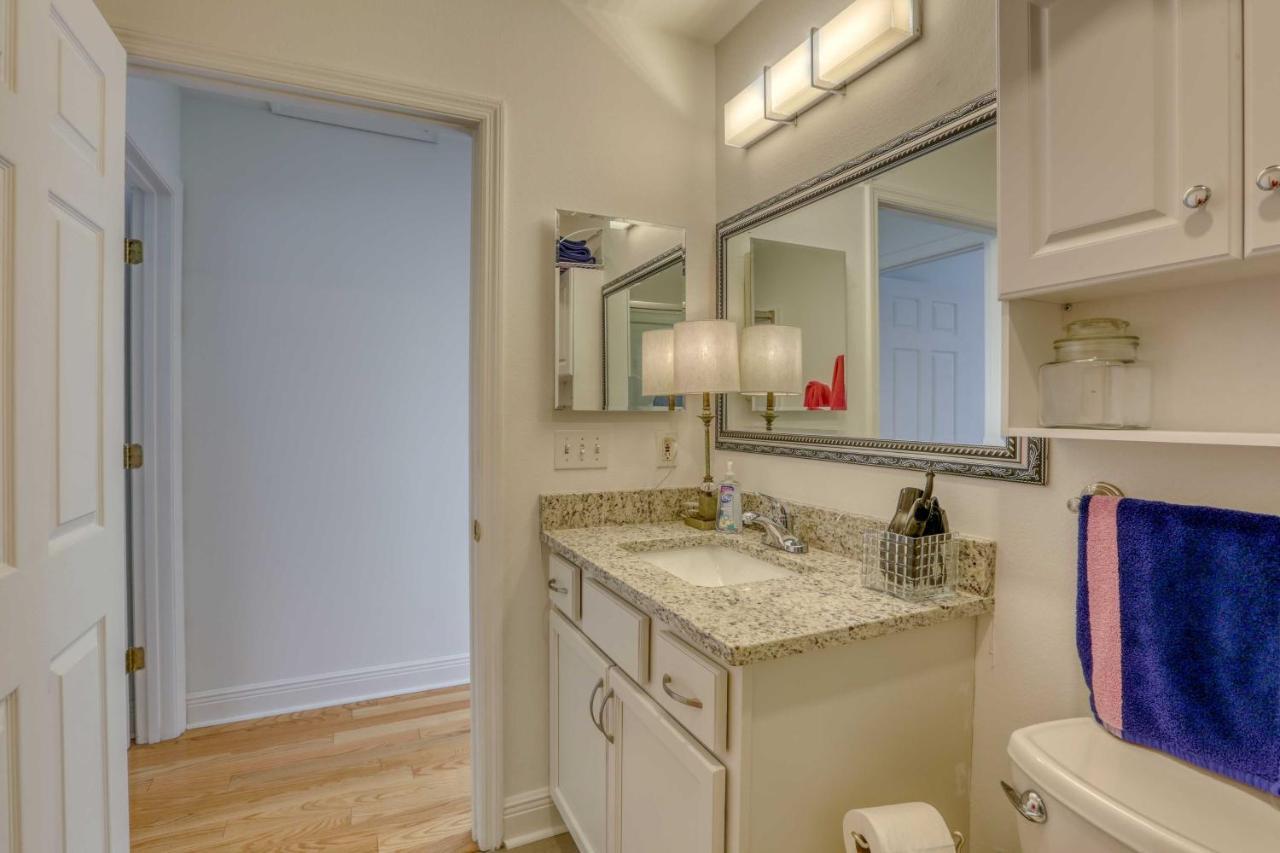 Bright Home, 5 Mi To Dtwn And Ella! Holiday home Tallahassee