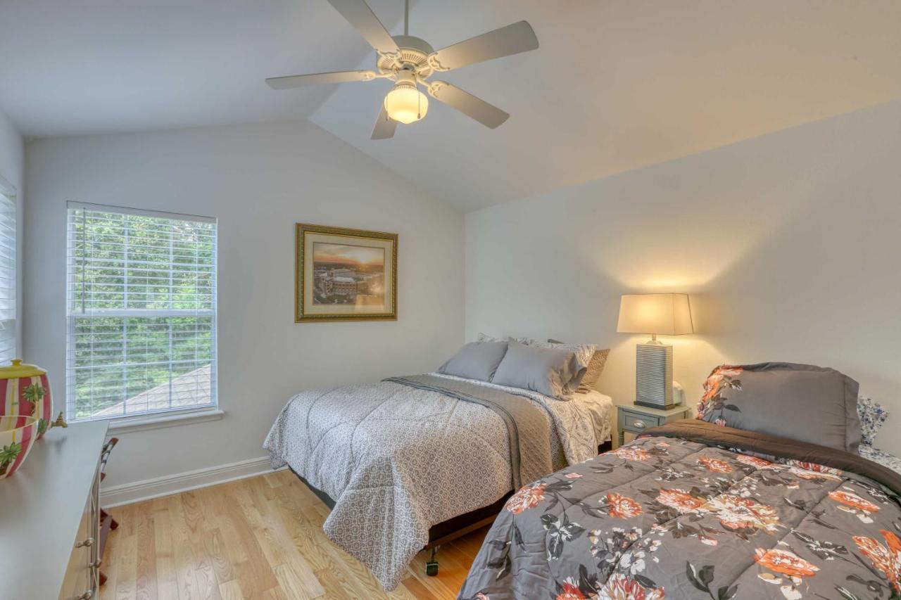 Bright Home, 5 Mi To Dtwn And Ella! Holiday home