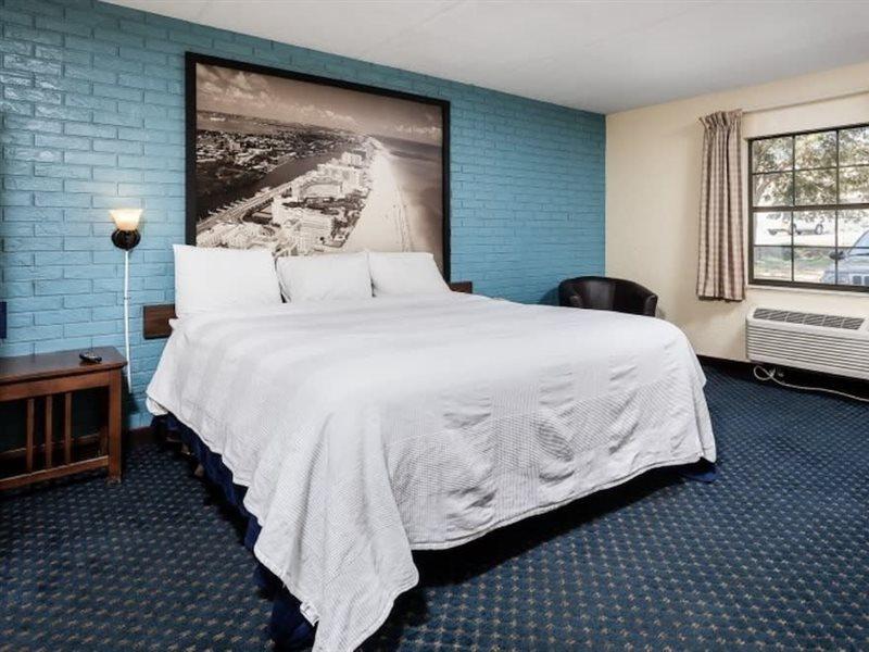 6 Tallahassee, Fl North Monroe Hotel
