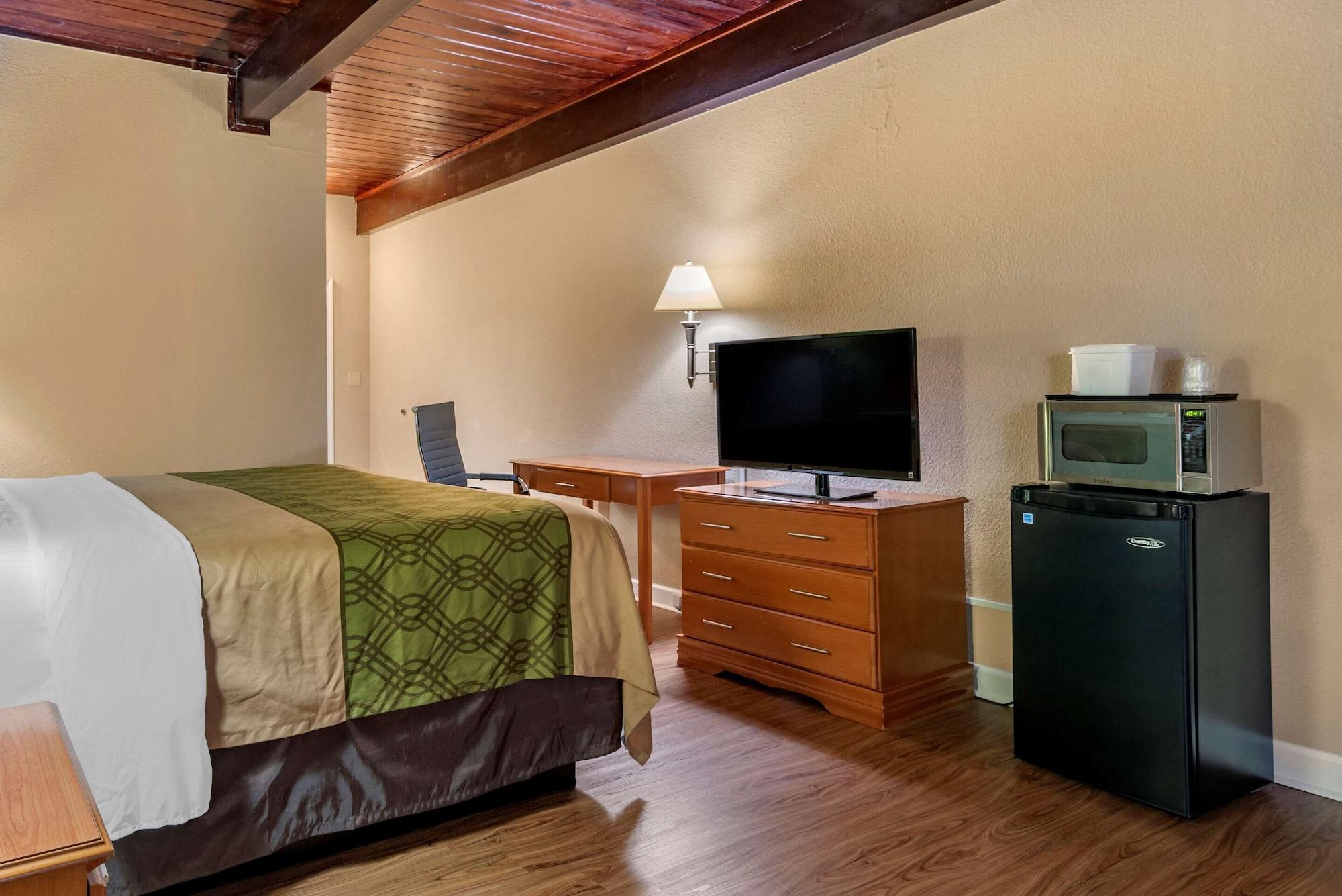 Lodge Econo *