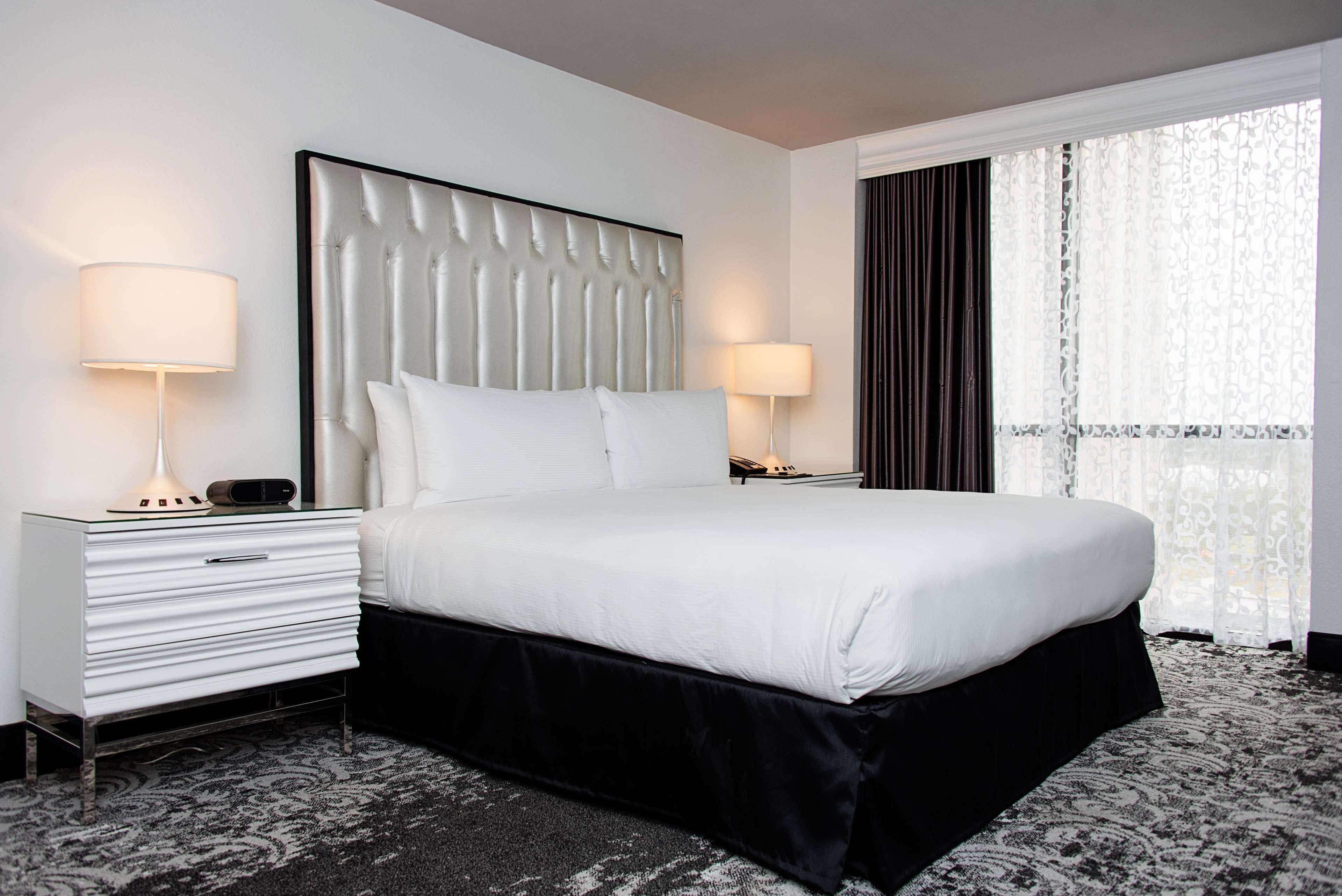 Doubletree By Hilton Hotel