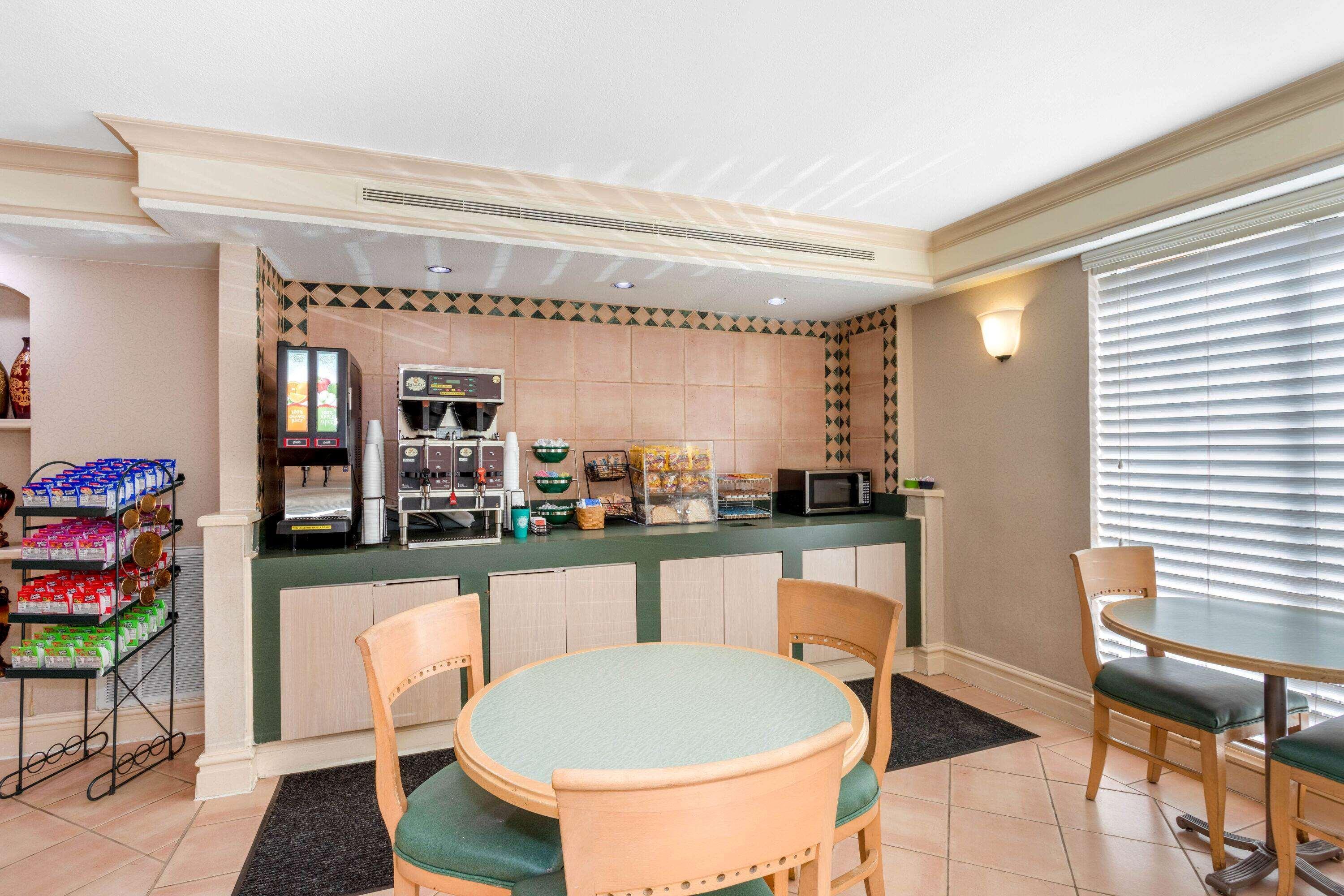 La Quinta By Wyndham North
